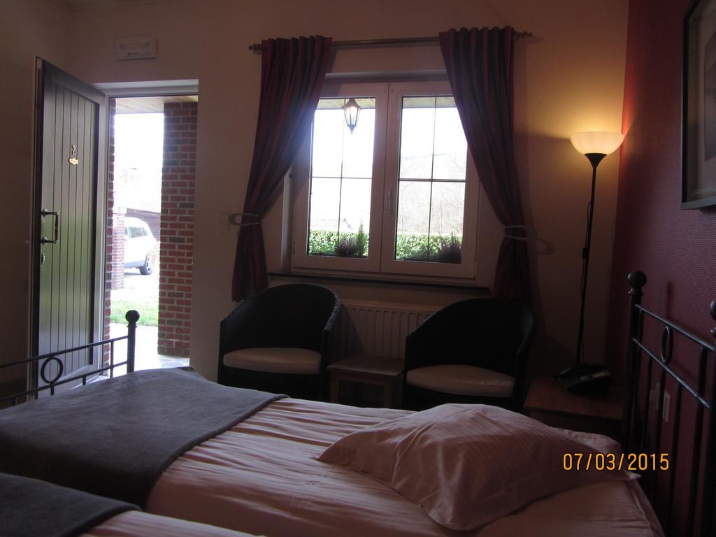 Auberge De La Lesse Celles  Cameră foto